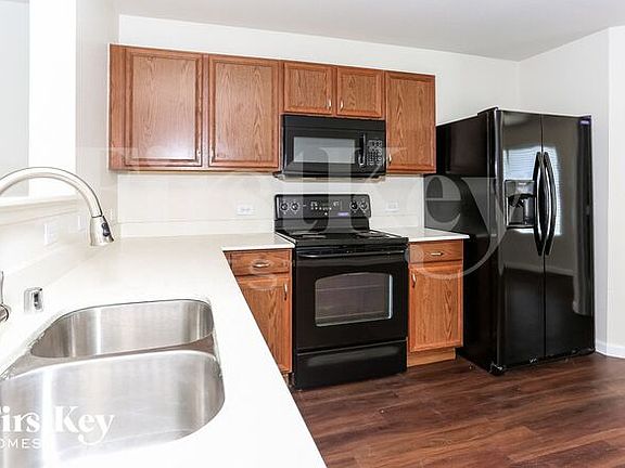 5th image of 1424 Whitewater Dr