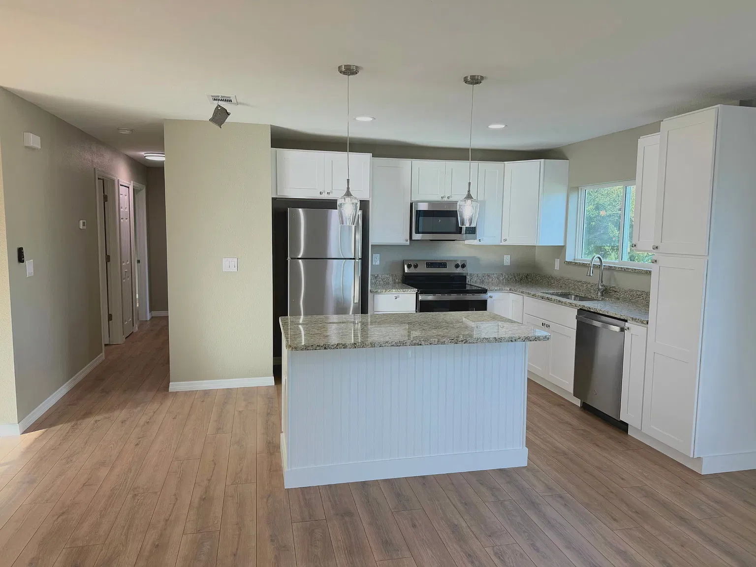 3 bed, 1320 sqft, $1,950 — Photo 4