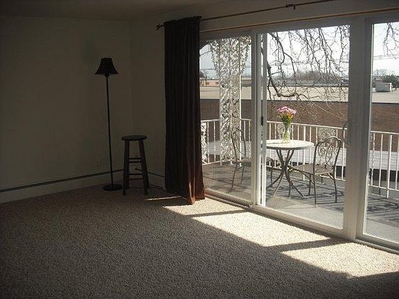 4th image of 1003 8th Ave APT 8