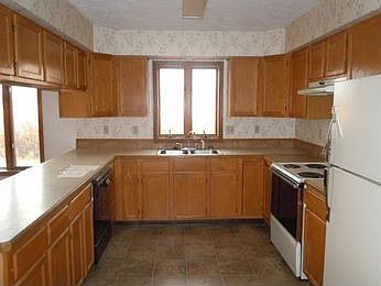 2nd image of 2401 Weaver Ln
