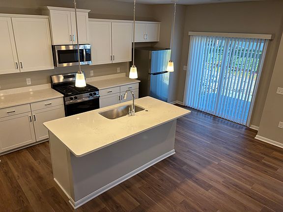 4th image of 5004 Pebble Ct