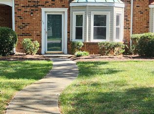 30 Corwin Cir, Hampton, VA 23666