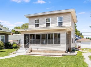 718 E Washington St, Morris, IL 60450