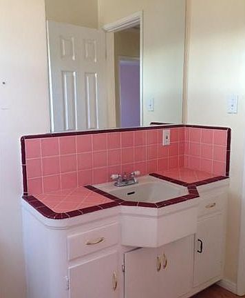 5th image of 14457 Oak St