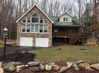105 Arapahoe Ln, Hazleton, PA 18202