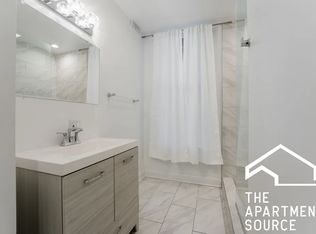 731 W Ohio St APT 3, Chicago, IL 60654