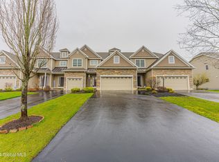 154 Fieldstone Dr, Schenectady, NY 12304
