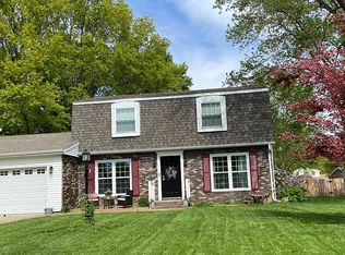 106 Sharon Dr, Mahomet, IL 61853