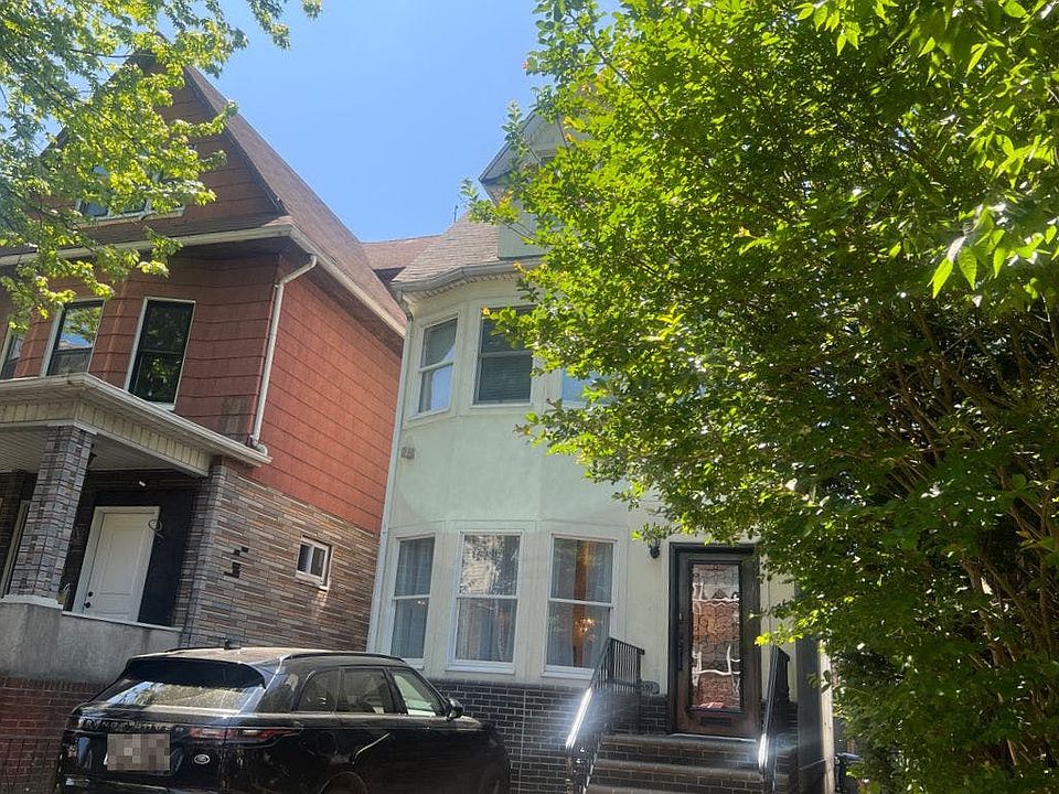 2nd image of 1590 E 12th St