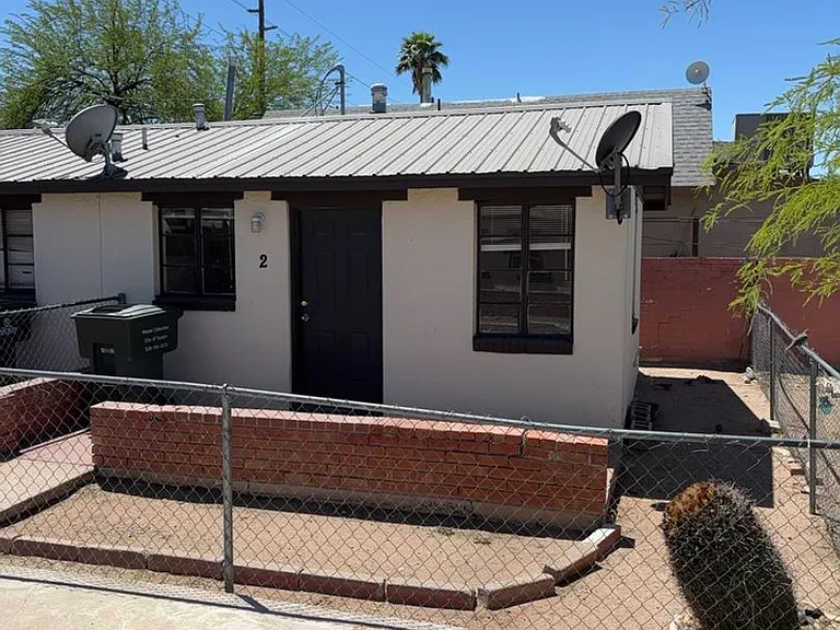 208 W Kelso St — Photo 2
