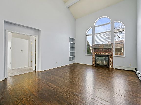 2nd image of 630 1/2 Maurine Ln