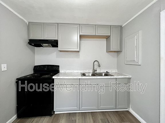 5th image of 310 Norris Ave
