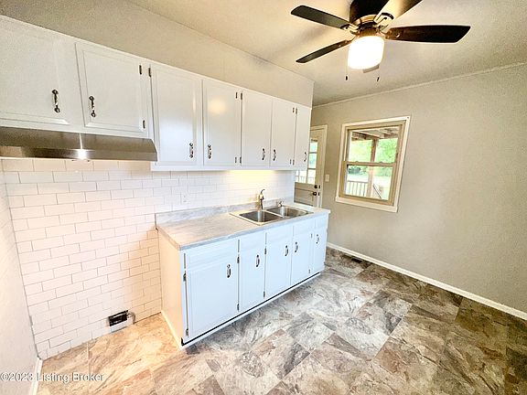 5th image of 7412 Nancy Ln