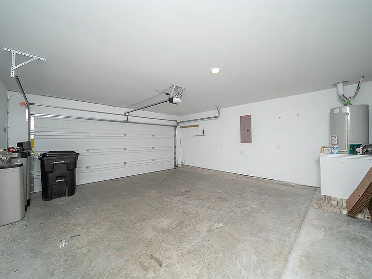 18450 White Stallion Ln — Photo 25