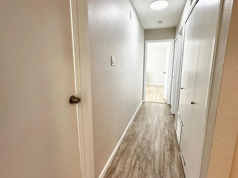7495 Prairie Rd NE — Photo 10