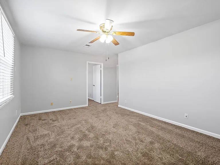 758C Bancroft Cir — Photo 24