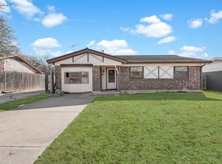 7124 Smithfield Rd, North Richland Hills, TX 76182