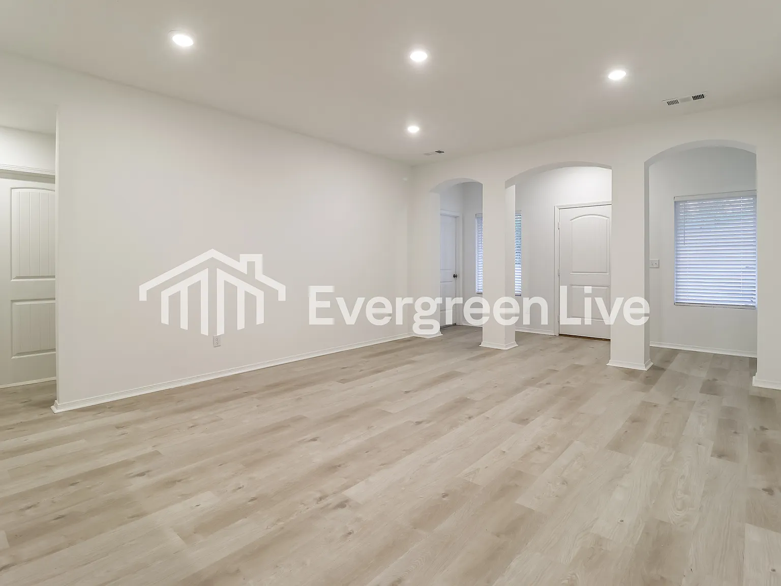 4 bed, 2.0 bath, 1652 sqft, $1,370 — Photo 4