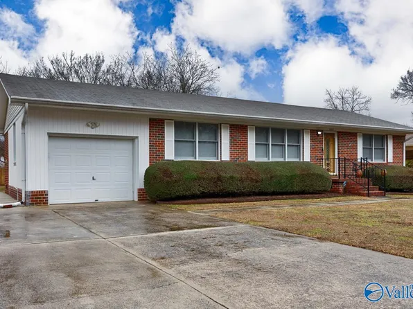 2003 Giles Dr NE, Huntsville, AL 35811