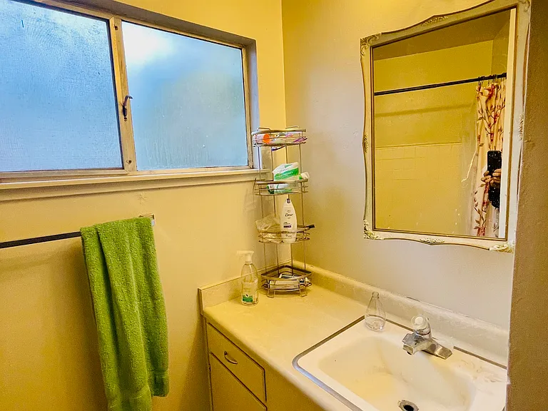 1121 W Churchill St #1 — Photo 7