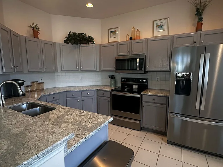 16411 Millstone Cir #201 — Photo 32