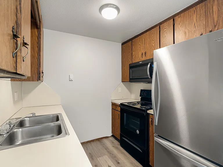 1111 W Market St #4 — Photo 7