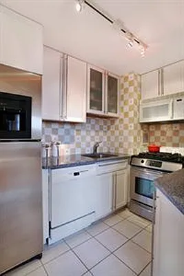 Rented by Douglas Elliman | media 33