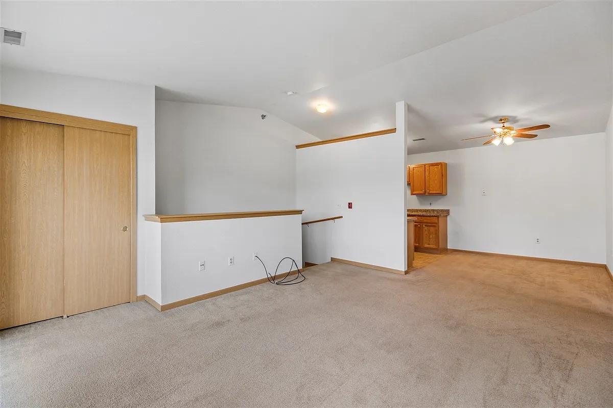 2 bed, 1090 sqft, $1,775 — Photo 3