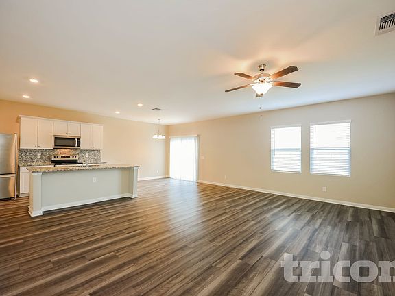 2nd image of 14616 Maple Ter