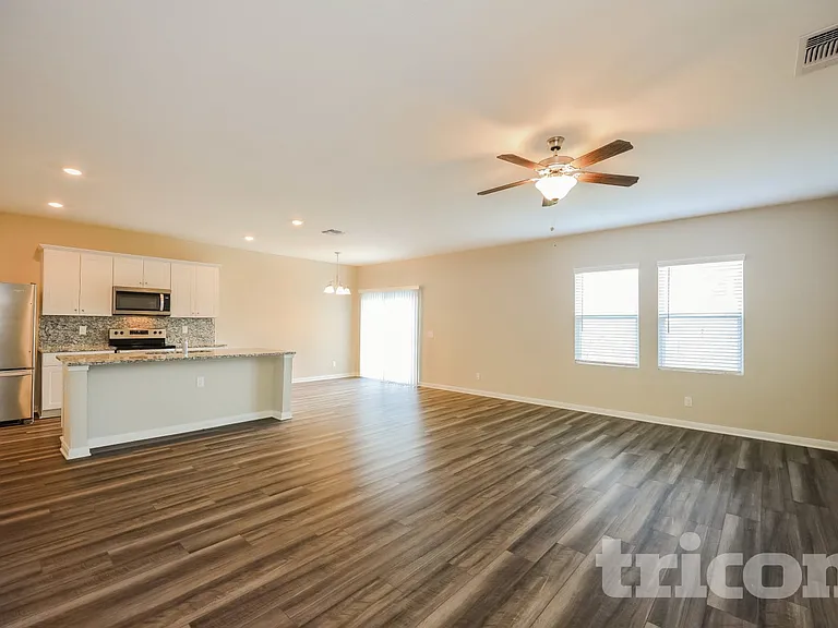 14616 Maple Ter — Photo 2