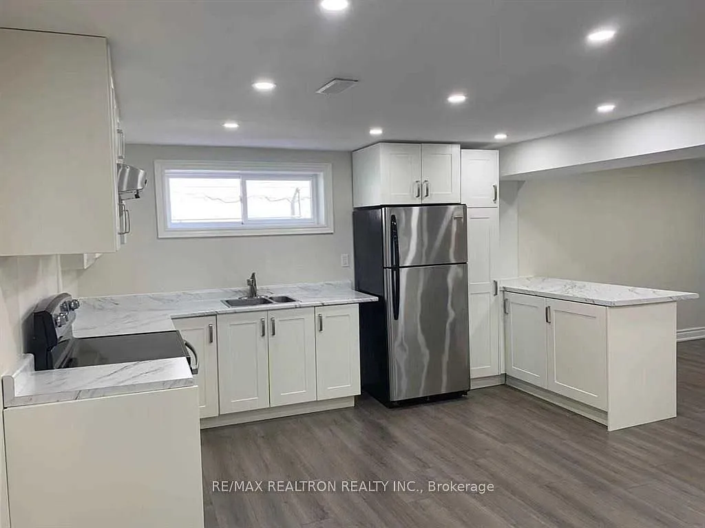 4 bed, $1,800 — Photo 4