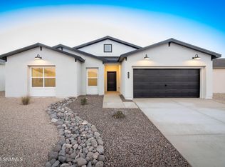 6579 Phoenix St, Las Cruces, NM 88012