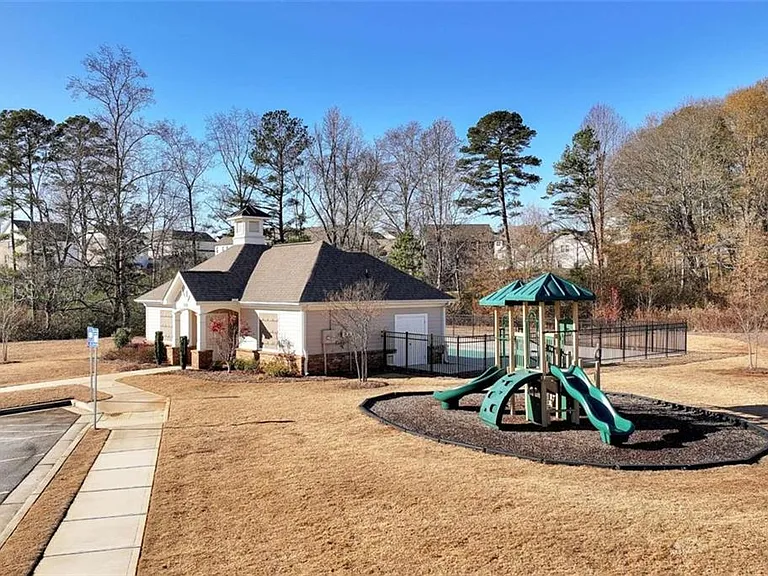 6968 Manchester Dr — Photo 8