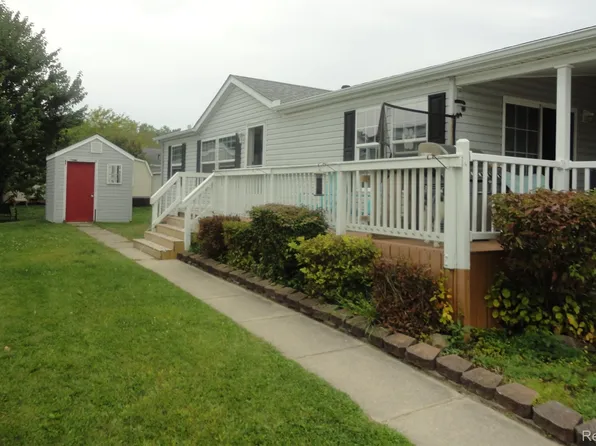 983 Tanners Lndg, Monroe, MI 48161