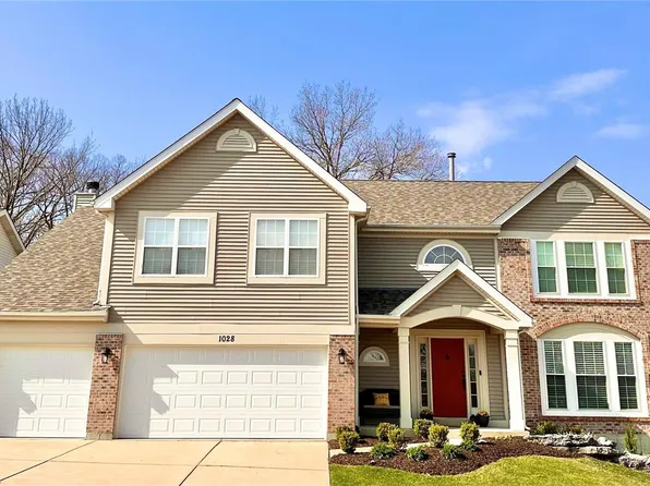 1028 Baypointe Dr, Imperial, MO 63052