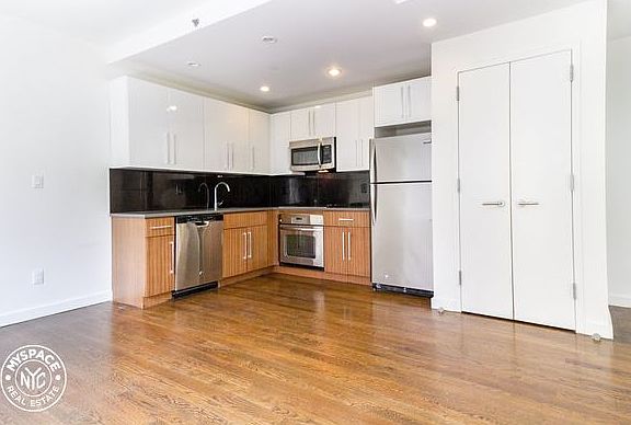 4th image of 1209 Dekalb Ave #443