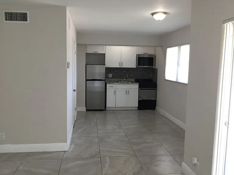 Brandon Palm Springs — Photo 68