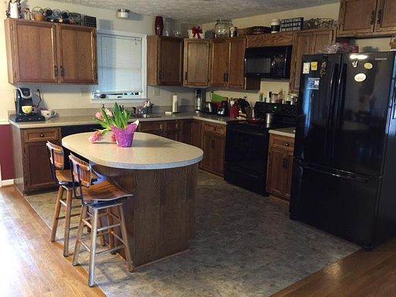 3rd image of 133 Brier Ln