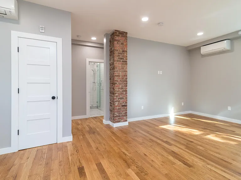 86 Main St #3 — Photo 22