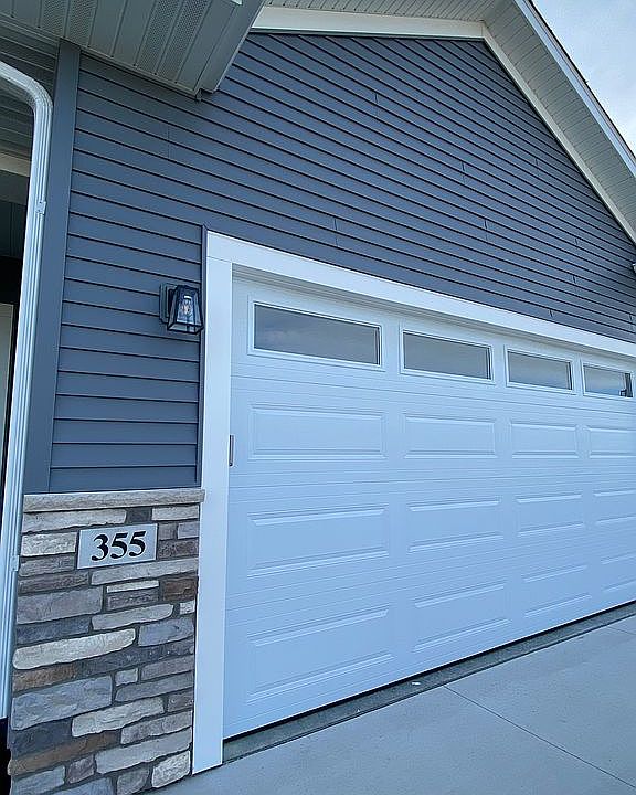 355 Linden St, IA 52202 Zillow