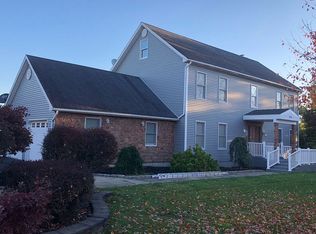 215 Aldin Rd, Stewartsville, NJ 08886