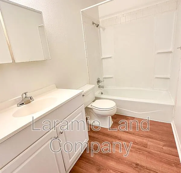 1115 Downey St #D — Photo 8