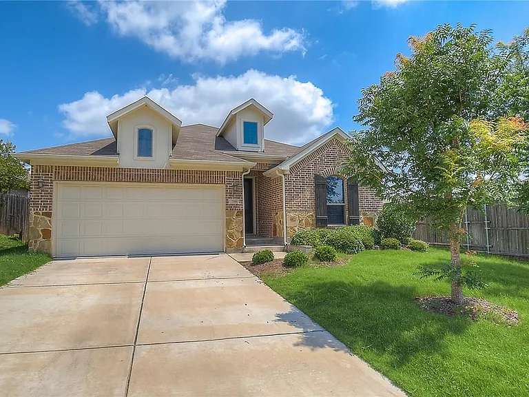 700 Golden Nugget Dr — Photo 1