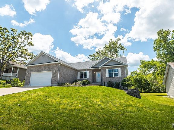 3rd image of 308 Dana Renee Dr