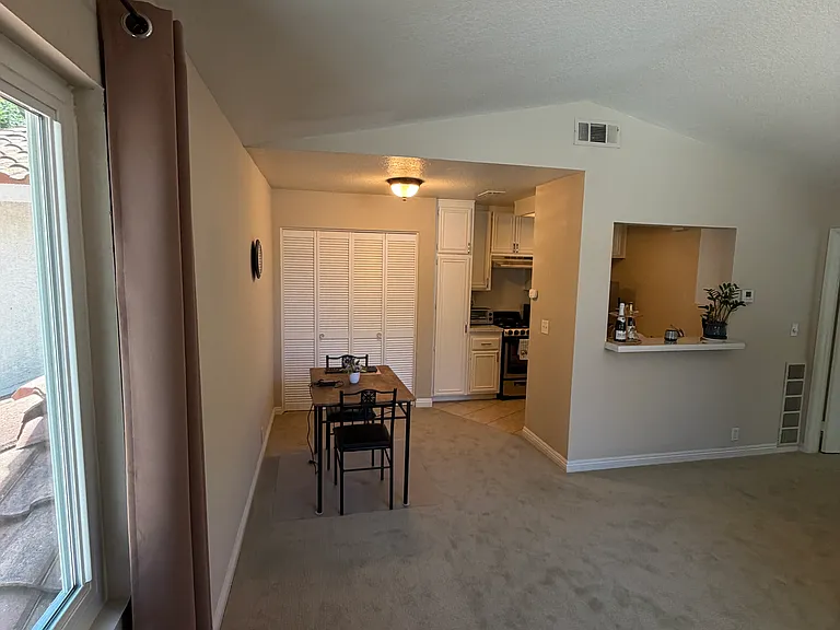 76 Gavilan — Photo 5
