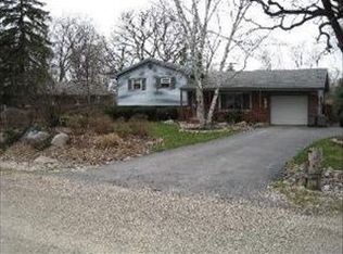 12310 Roger Rd, Woodstock, IL 60098