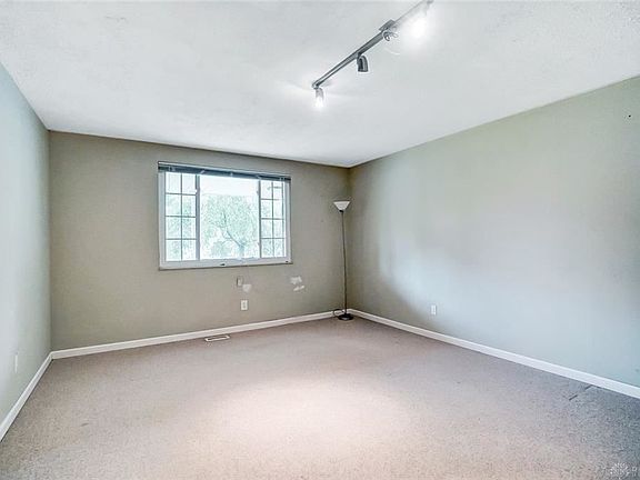 5th image of 1016 Skyview Dr