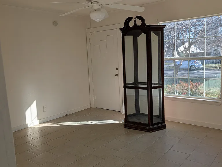 8314 W Melrose St — Photo 3