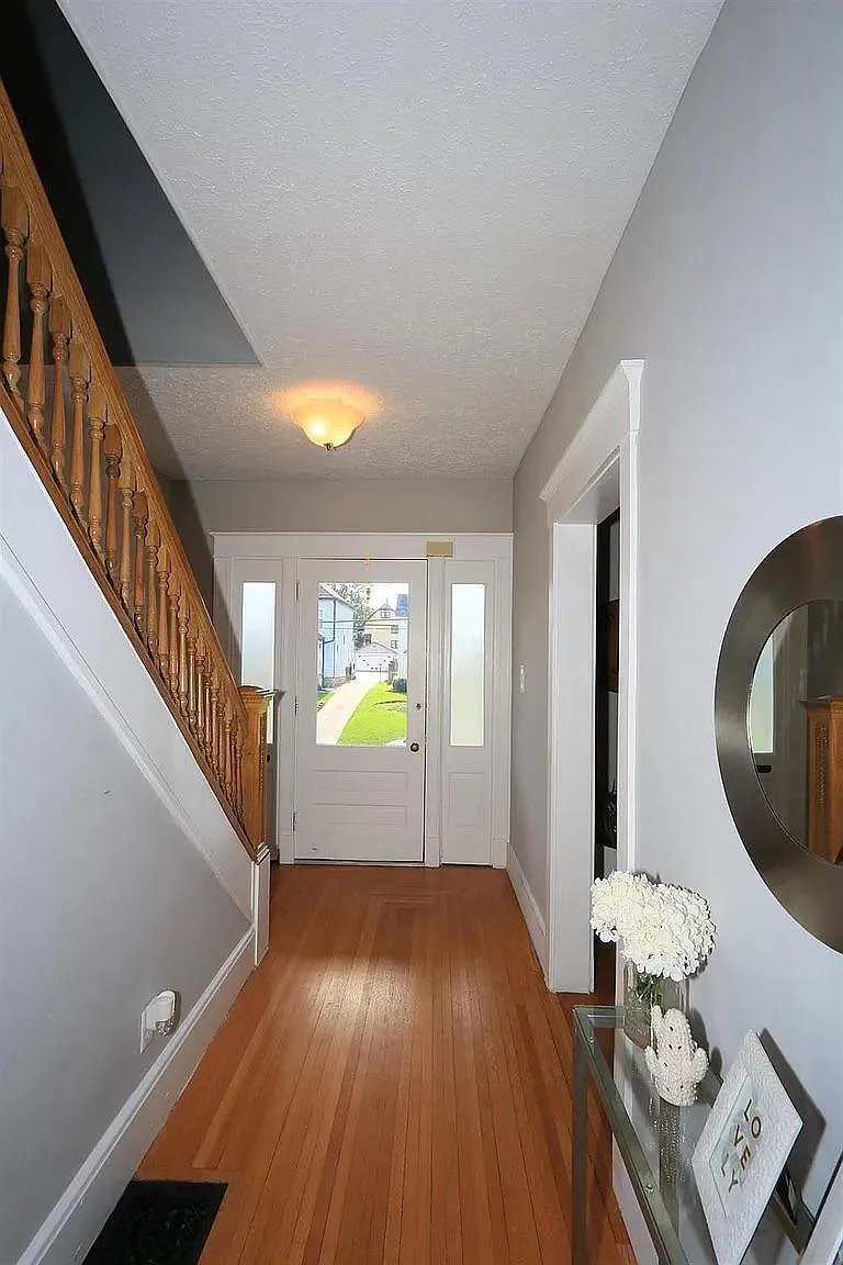 4217 Franklin Ave — Photo 4