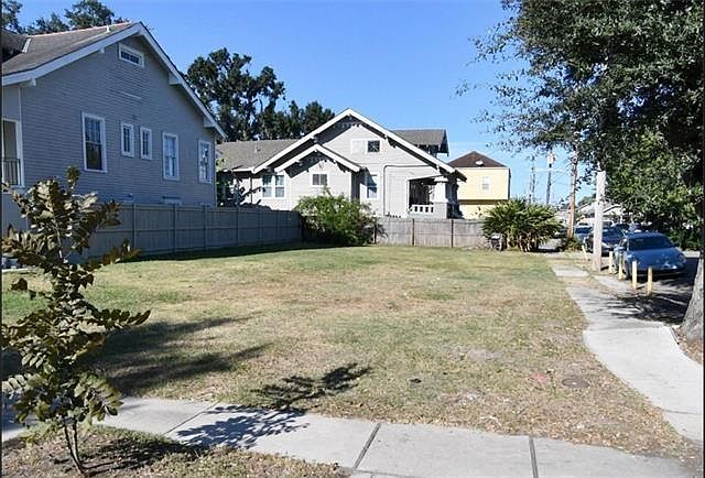 1st image of 4301 Fontainebleau Dr